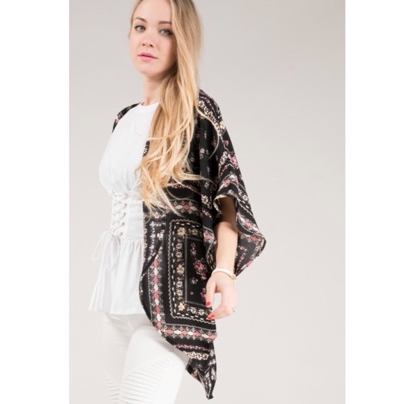 🌟LAST SMALL🌟Floral Cardigan🌸🌼 - Picture 2 of 3